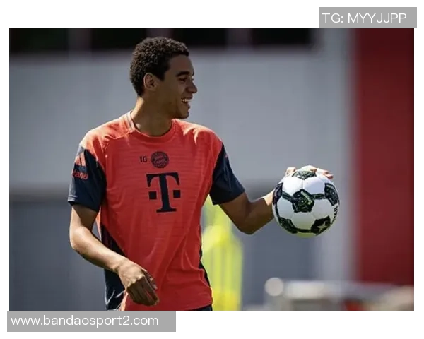 戴维斯和伊藤洋辉预计12月复出穆西亚拉恢复时间延长至四至八周