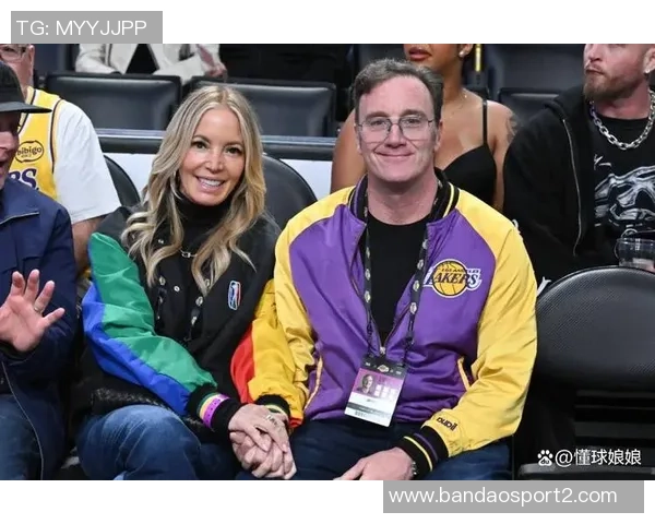 杰西巴斯揭露湖人决策内幕与姐姐五个月未沟通的心路历程