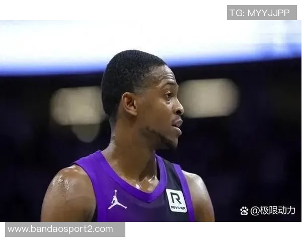 巴特勒半场表现出色轻松斩获9分4篮板2助攻展现实力