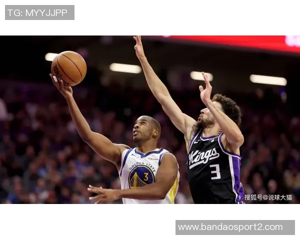 保罗短暂出场7分钟助攻2次全队唯一正负值为正值表现出色 保罗短暂出场7分钟助攻2次全队唯一正负值为正值表现出色