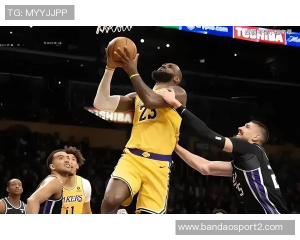 湖人末节进攻停滞不前文森特三分球引发太阳替补席狂欢 湖人末节进攻停滞不前文森特三分球引发太阳替补席狂欢