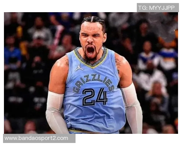 狄龙半场表现抢眼12投7中独揽全队最高15分并贡献3个篮板